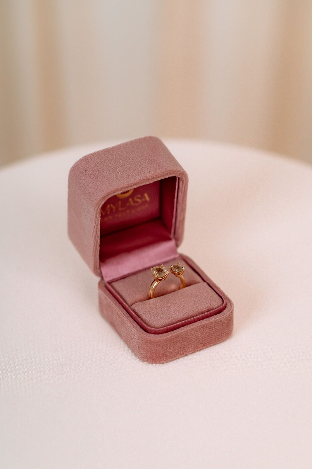 Satellite Ring Ringen in 14K Gold with Zultanite